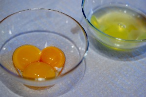 how to separate egg whites