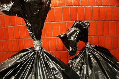 Change Garbage Bags Quickly - Cleaning Tip