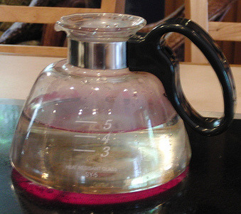 Cleaning glass deals coffee pot