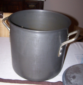 Cleaning Pots With Homemade Aluminum Cleaner
